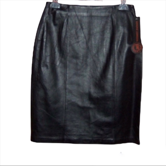 Jaclyn Smith Dresses & Skirts - Jaclyn Smith Black Genuine Lambskin Leather Lined Skirt - Size 8 - NWT